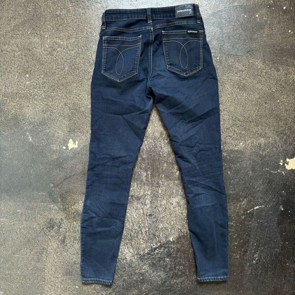 Calvin Klein Women’s Dark Wash Stretch Jeans CKJ 011 Size 4x30 Casual - Picture 1 of 16